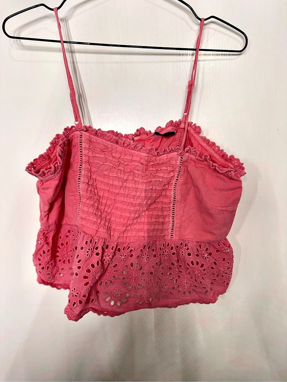 American Eagle Lace Trim Eyelet Camisole in Pink Size Medium Like New